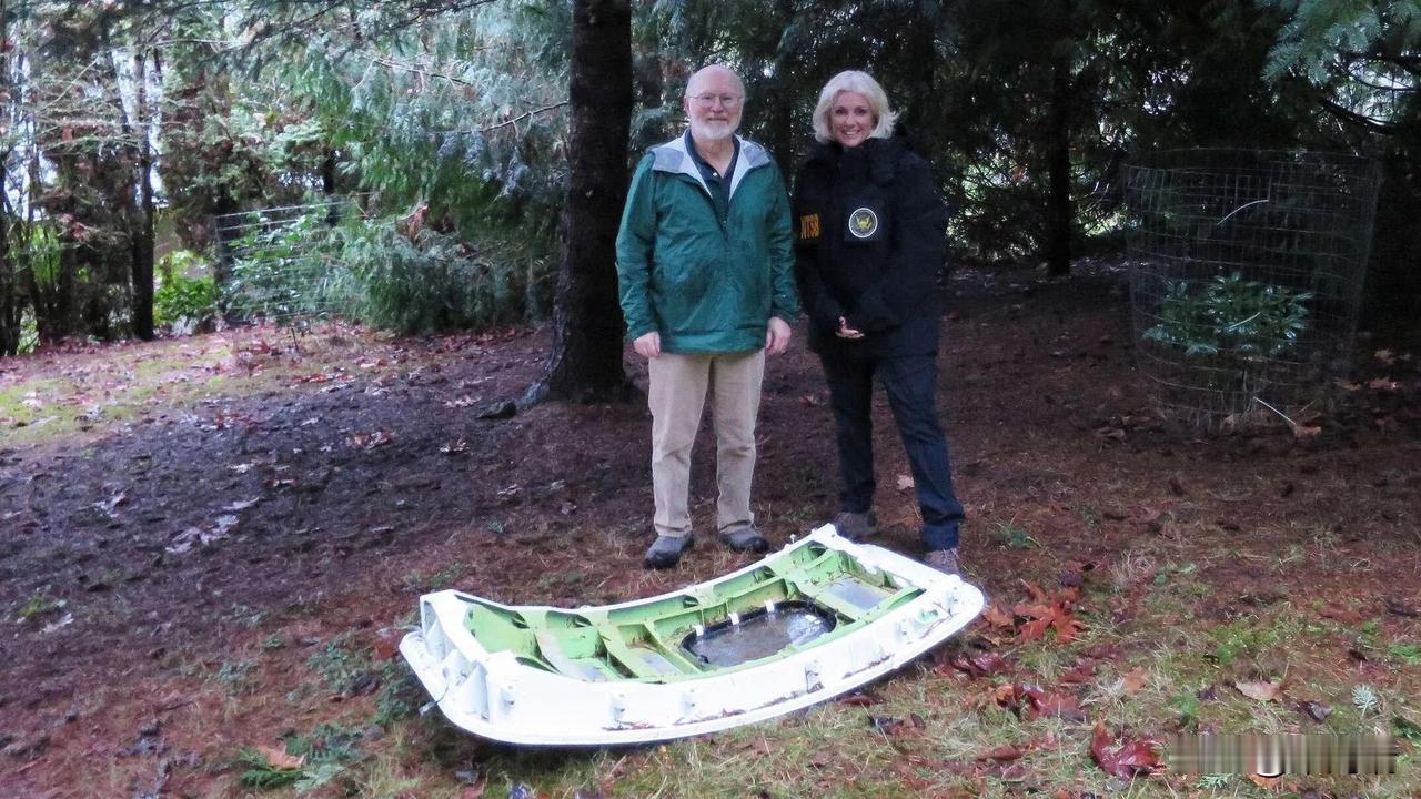 阿拉斯加航空公司1282航班的乘务员起诉波音公司，要求其赔偿2024年发生的机身