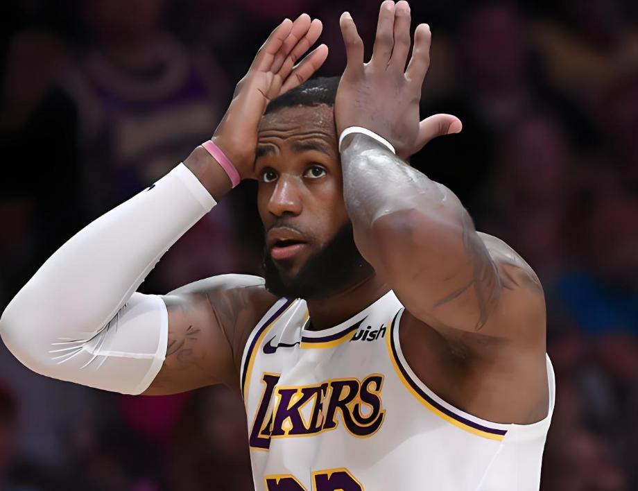 就剩一场比赛了，湖人怎么这么难！明天常规赛收官战，湖人的对手是爵士。刚才爵士