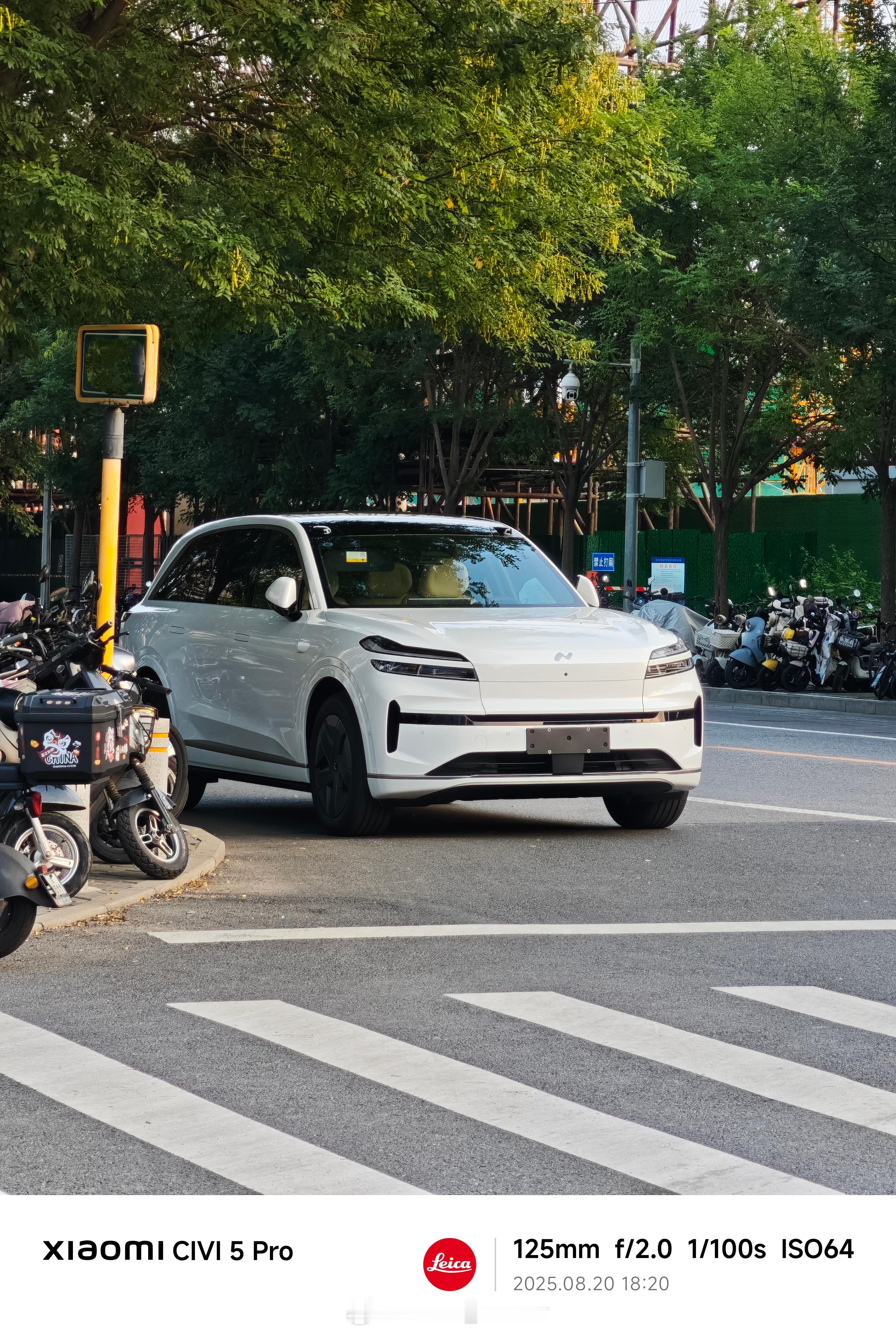 第一次见乐道L90，看着真大啊，baas价格也低，等等看市场销售反馈吧。​​​