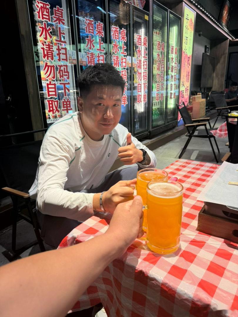 到成都了老板请吃饭[吃瓜][吃瓜]​​​