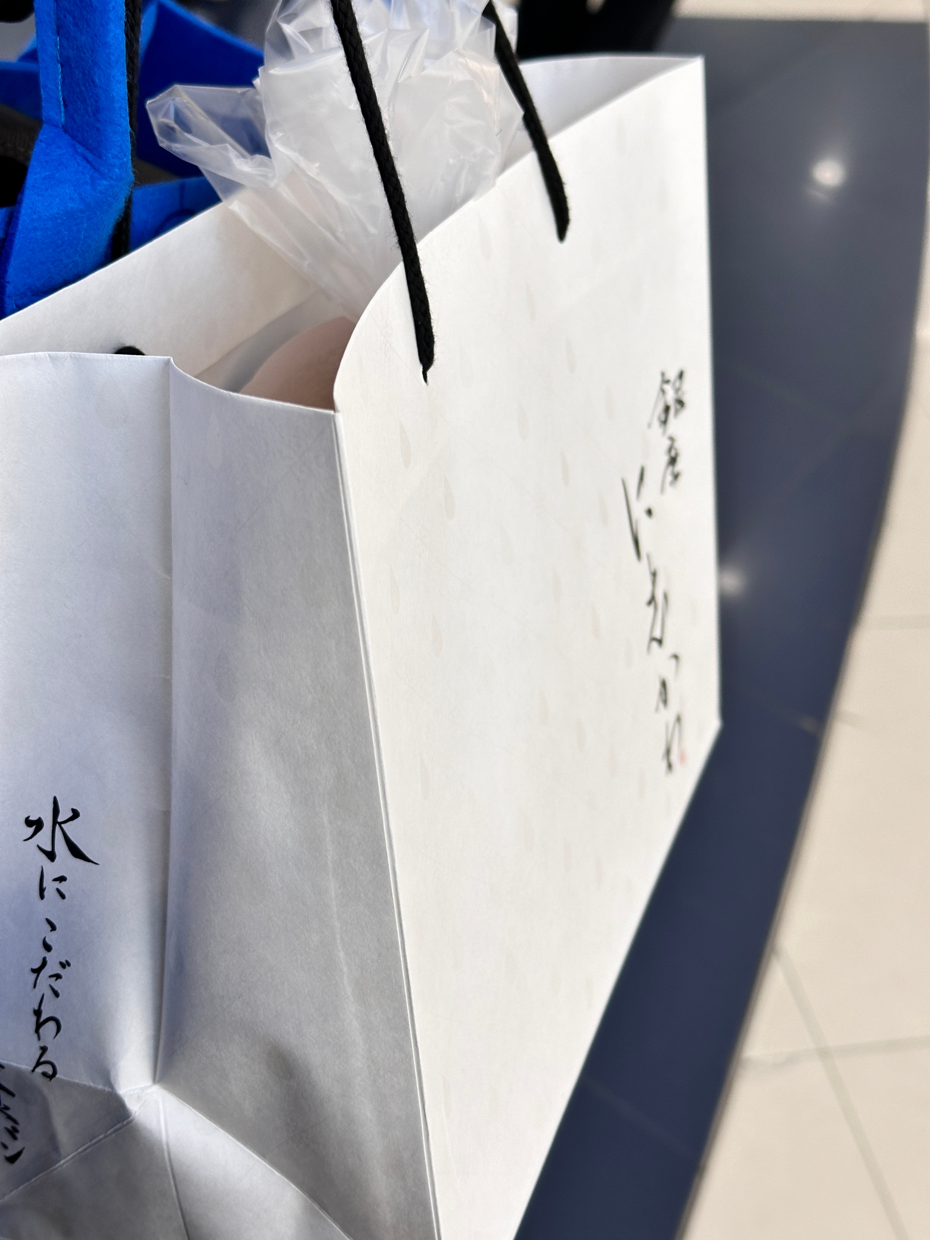 35元1个面包被年轻人疯抢…想到了之前在上海买的98r一条的吐司(不知道自己当