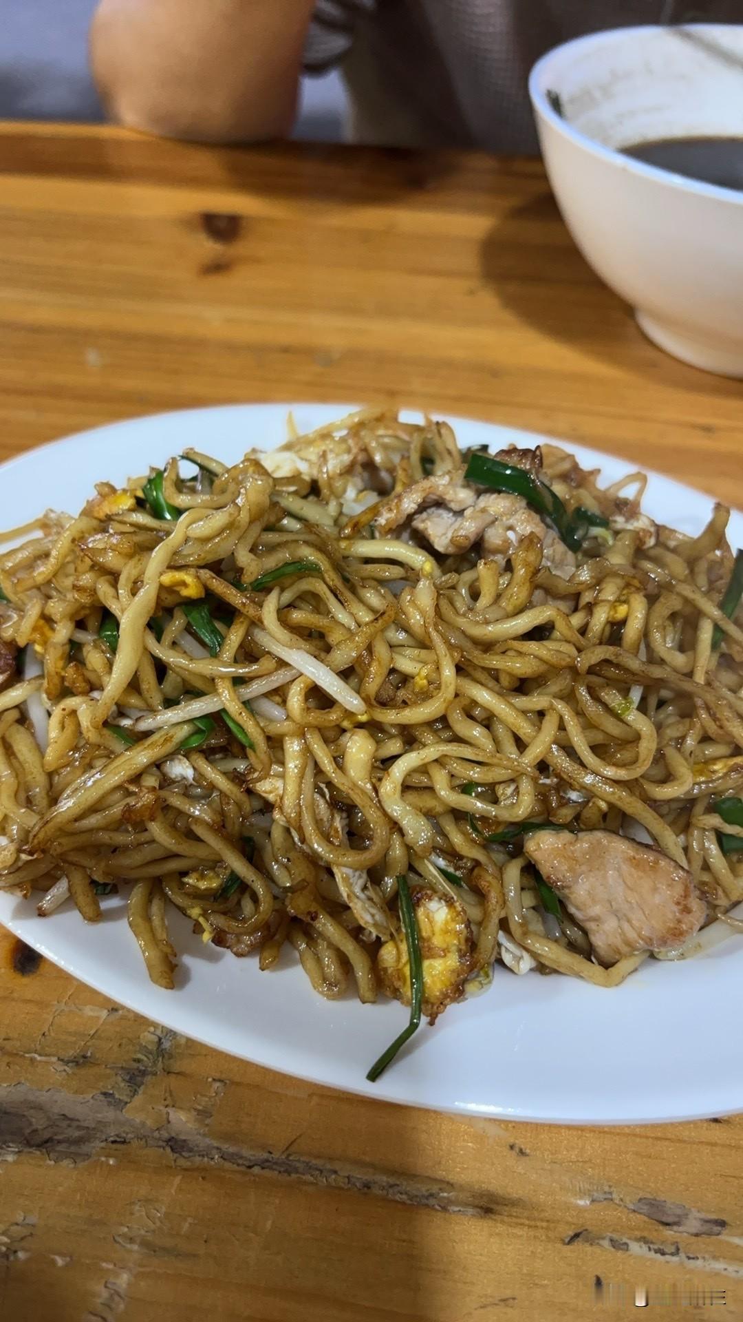 晚上喝了白粥,很快就饿了!才不怕!我在揭阳美食之镇:新亨!九点半走出来,几条