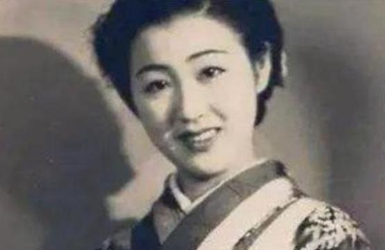 🌞1945年，中国远征军在缅甸意外俘获十余名日军溃兵，团长原欲处决所有战俘