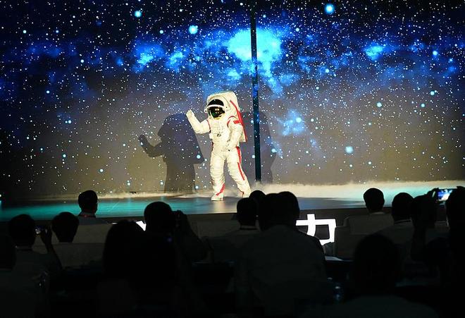 “原本针对中国, 不料反变美国太空政策批斗大会”