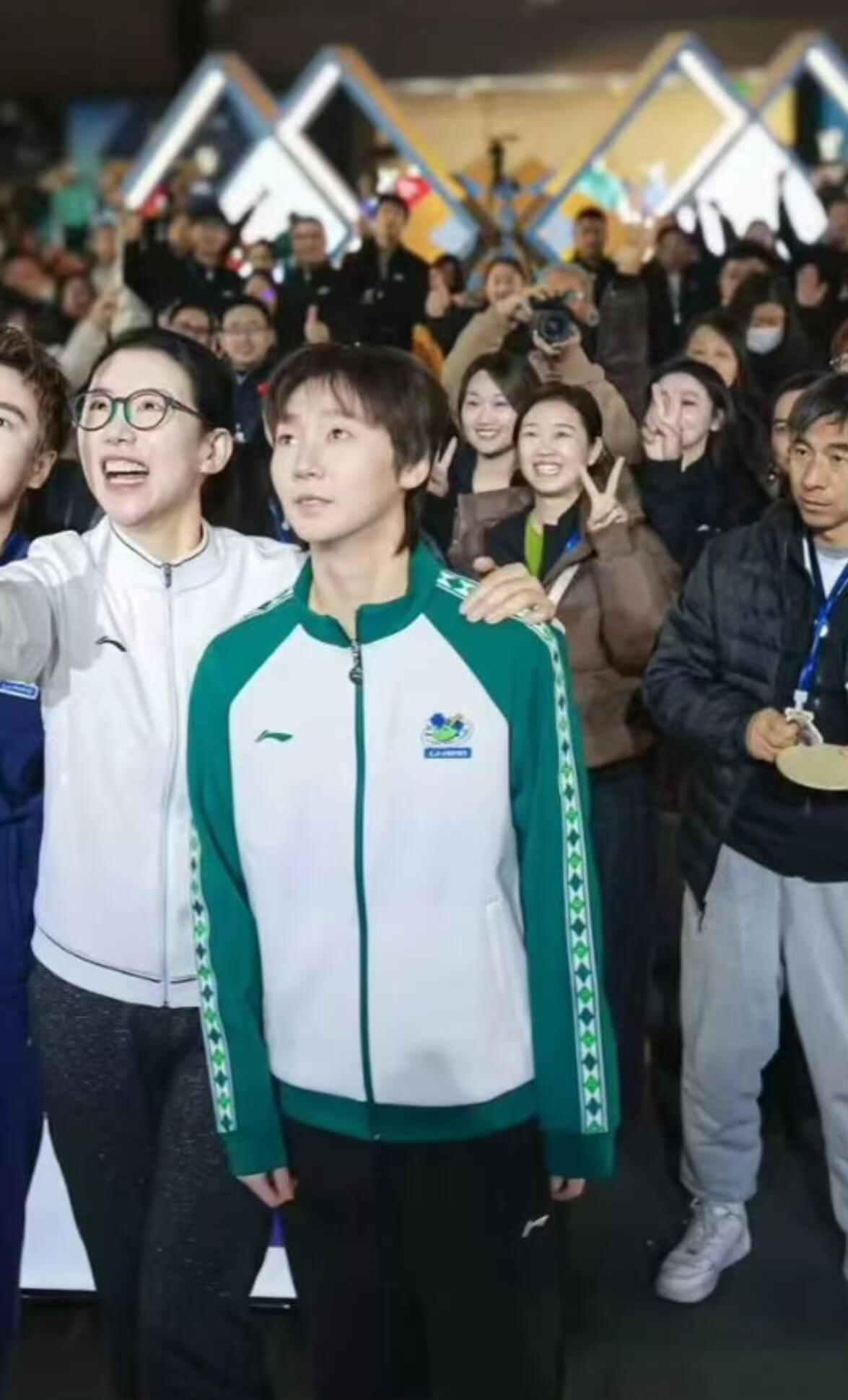 王曼昱真的有种特别的帅气，女性的光芒，李宁的活动，曼昱主角，恭喜最近喜事连连！