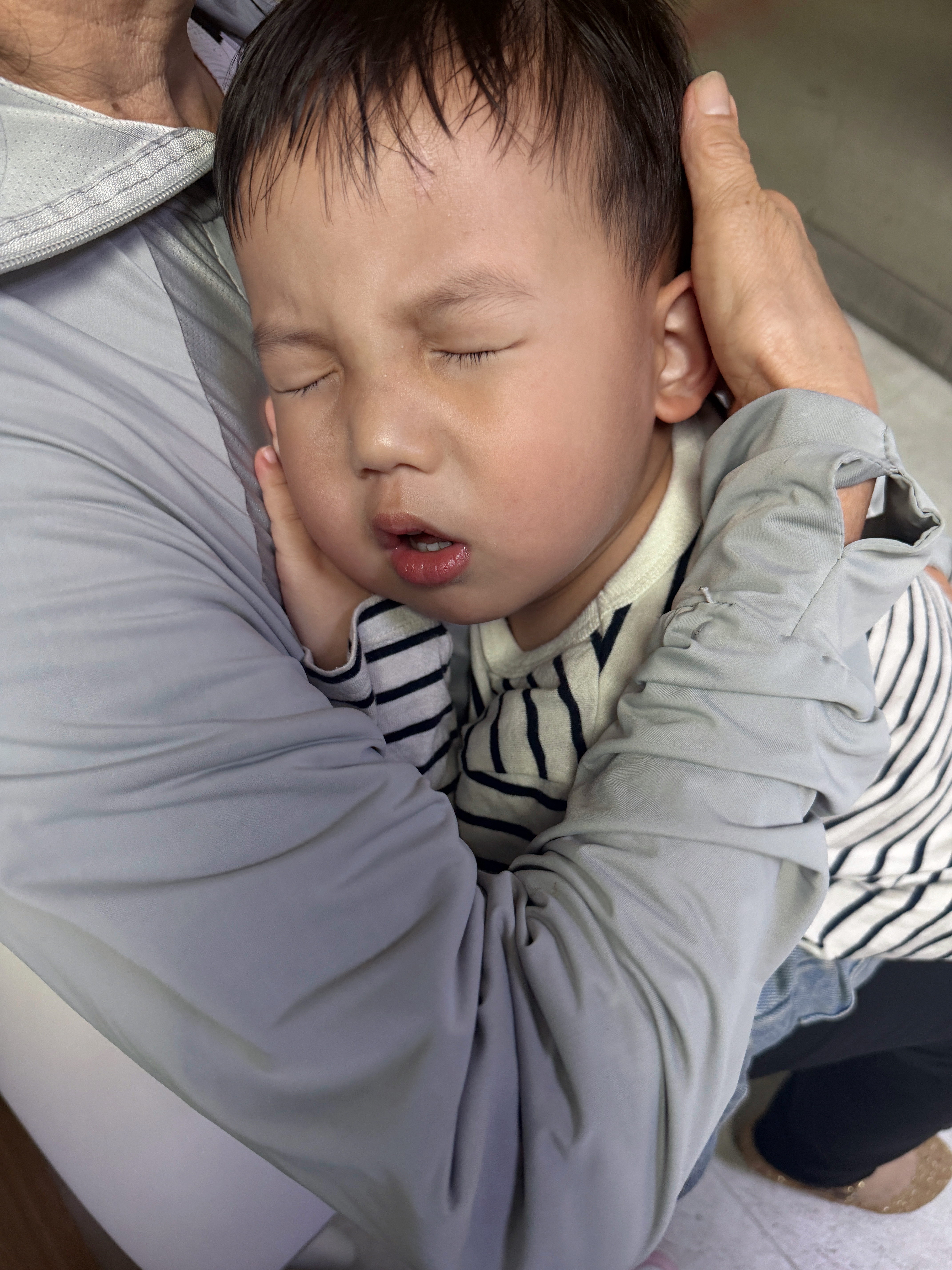 这次是真的不舒服，39.6度。