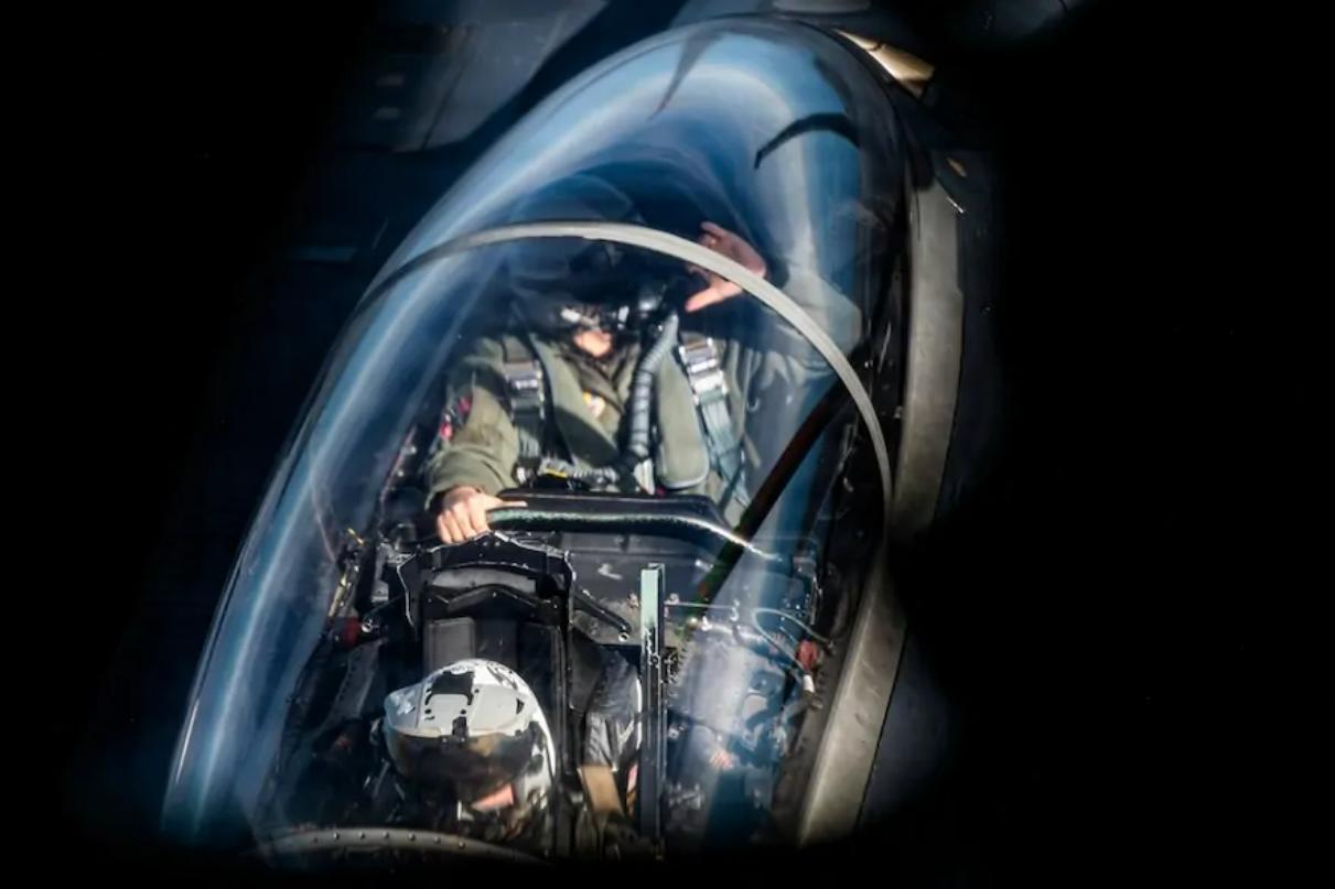 情报战运用成功！美军营救坠毁F-15E第二名机组人员实施情报欺骗 4月3日，