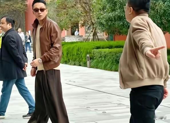 全网最憋屈的人应该就是汪小菲了！不是因为S家，也不是因为自家公司产品，而是因为