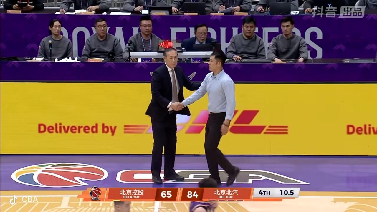 北京北汽男篮赢得了北京德比战！在刚刚结束的北京北汽男篮客场挑