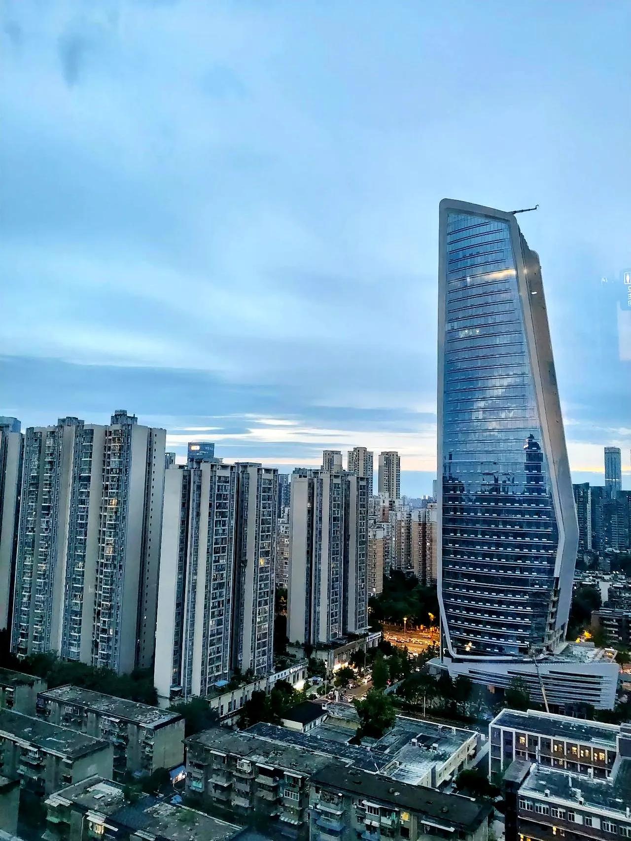 这位老哥（或者老姐）的经历，简直是给所有"退休后运动上瘾"的人敲了一记闷棍。