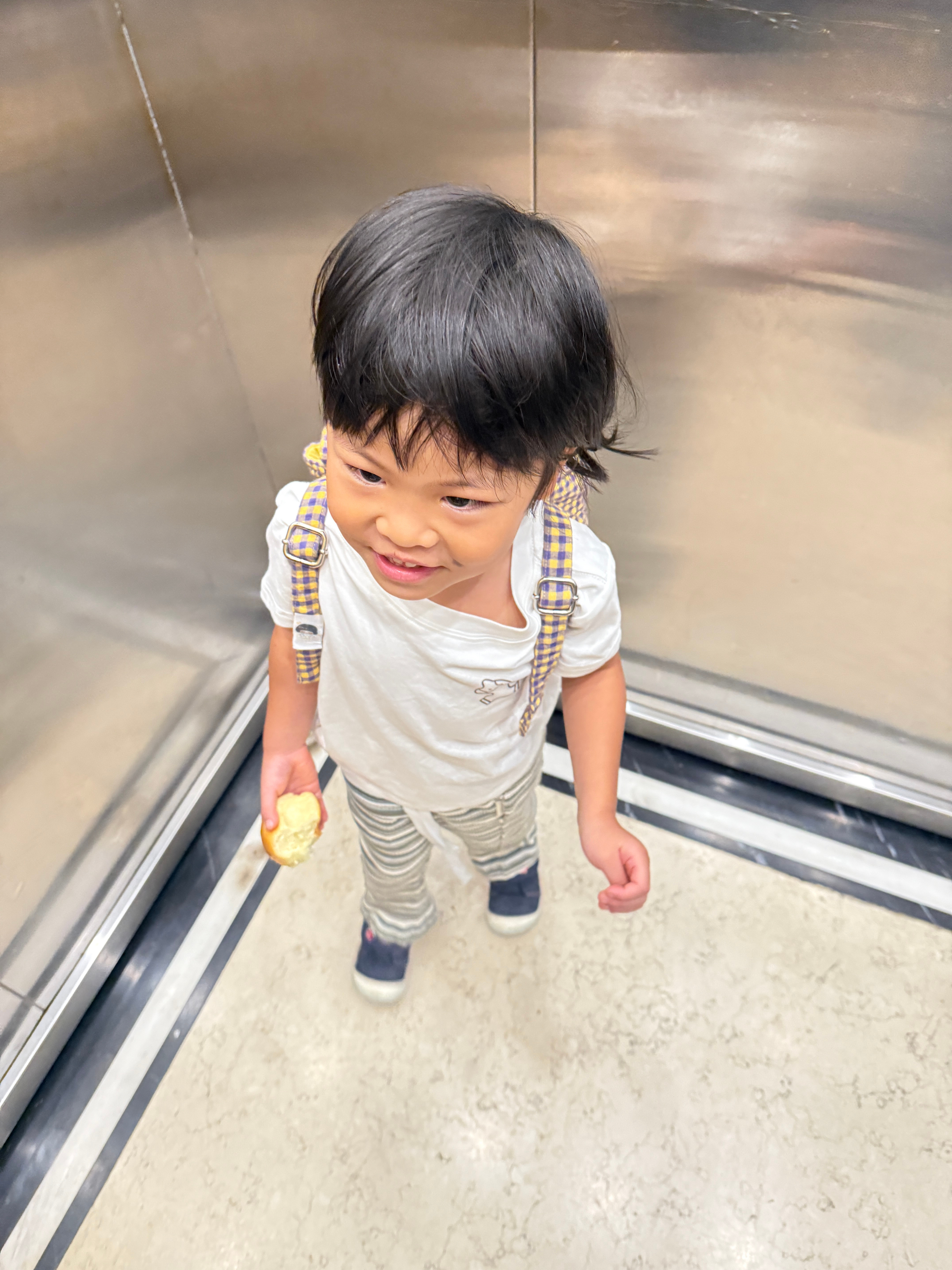 早上我送的，迟到了我倒是准时起来的，看孩子睡的那么香不忍心喊她，让她多睡了十几分