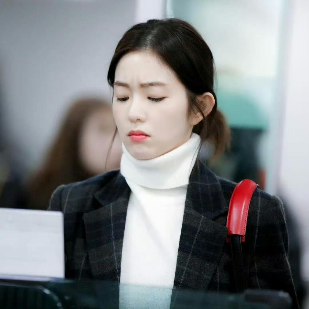 裴珠泫这个低扎丸子头好美