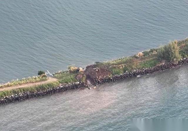 柬埔寨那边，挖掘机一响，300米的大坝，说拆就拆了。前几天还梗着脖子说这是自家