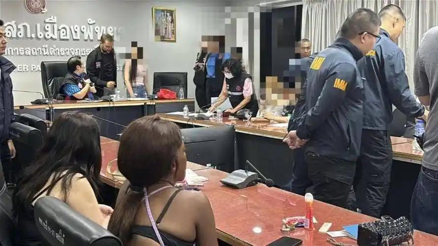 泰国真是太损了！美军五千官兵在航母上憋了200多天，终于要上岸休整了，结果泰