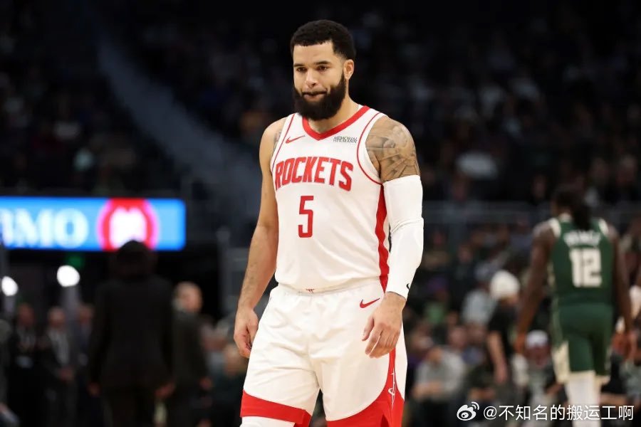 休斯顿火箭LockedOnRockets的记者本·杜博斯收到可信度极高