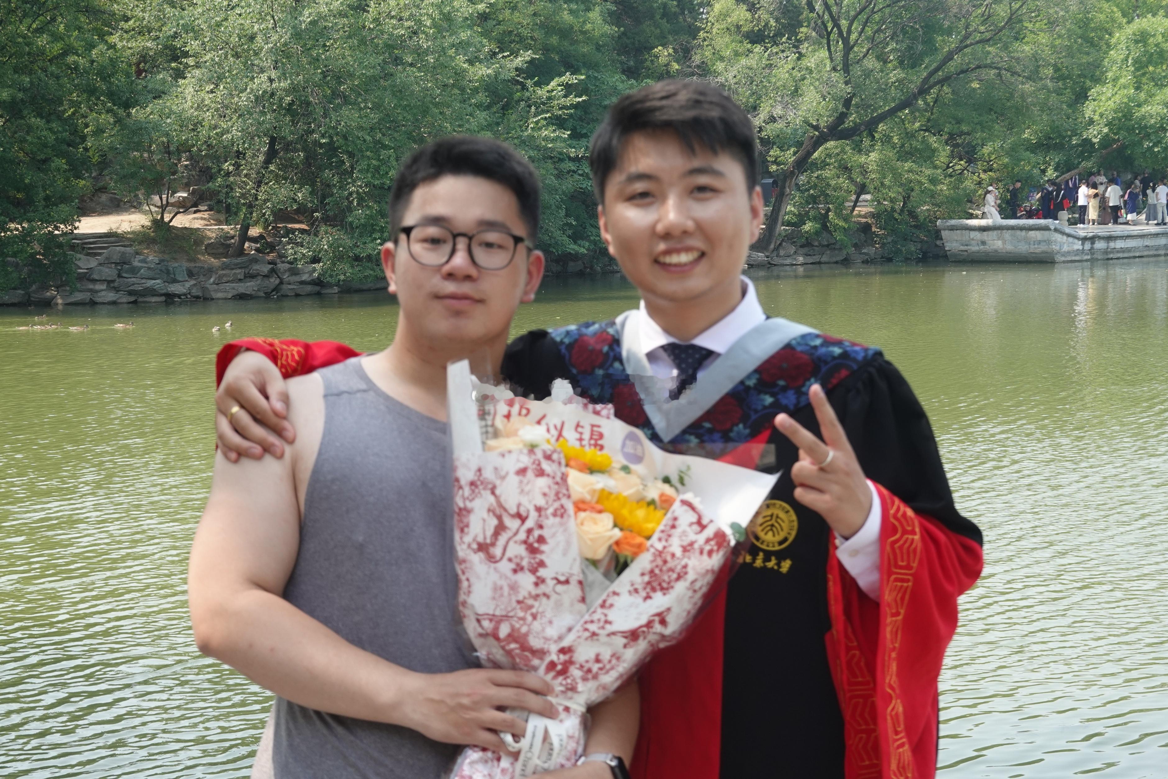 恭喜毕业了两位博后哥哥