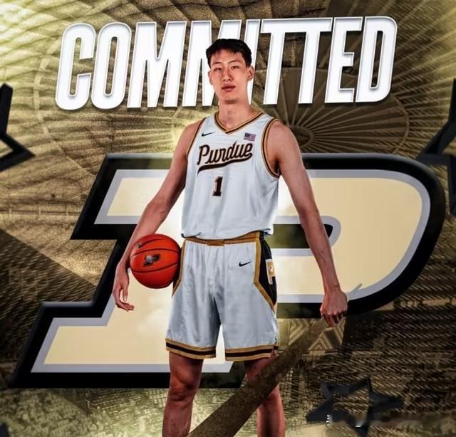 18岁中国小将郇斯楠在美国高中联赛大杀四方，场均3.5次盖帽成对手噩梦，他究竟有