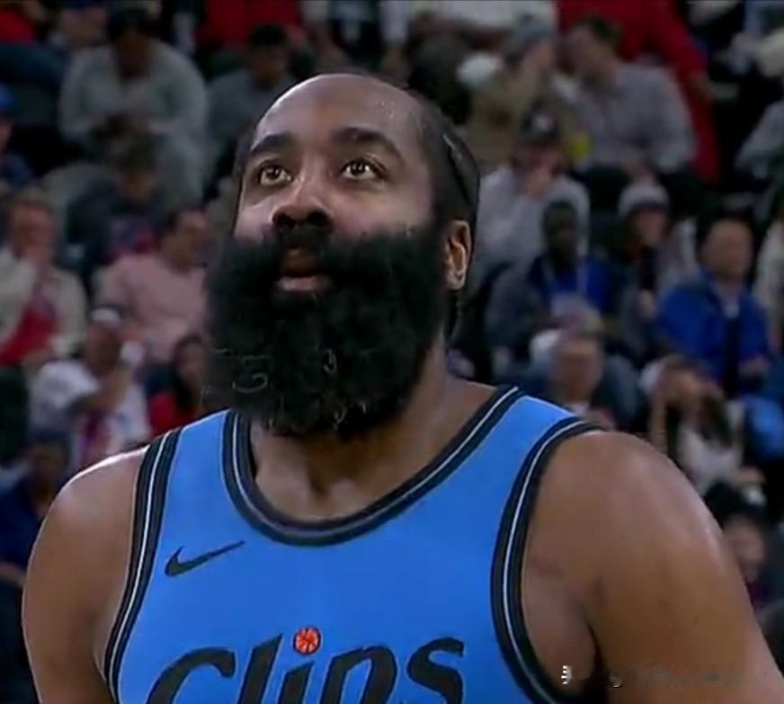 快船今天赢球的三大功臣!!!琼斯:上场29分钟,投篮10中7,三分球5中2,