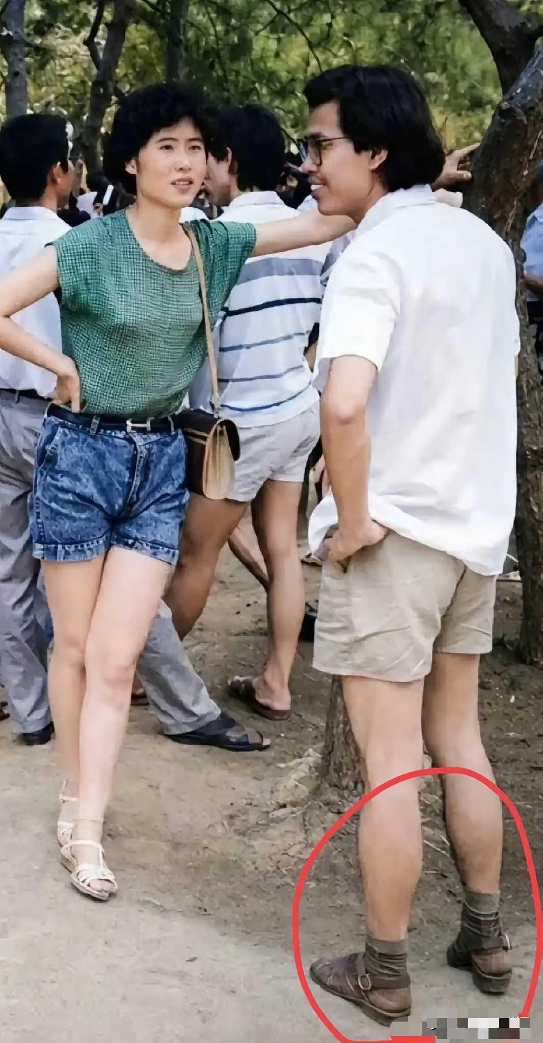 这种凉鞋再也看不见了吧