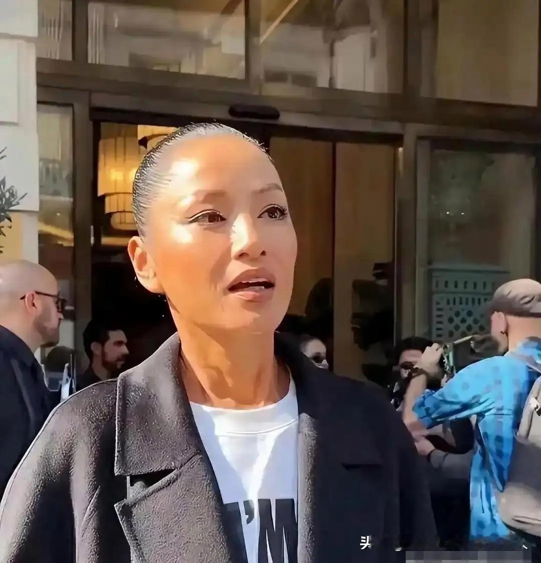 曾经的女神瞿颖，如今已经53岁了。她淡出了内娱的喧嚣，选择隐居在泰国过自己的小日