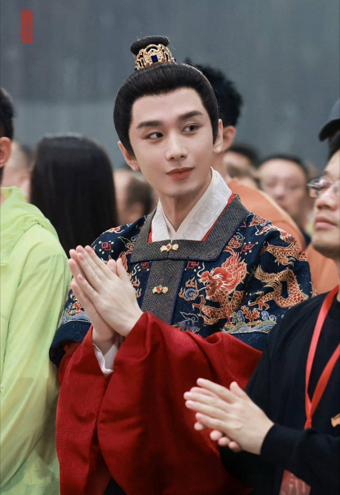 关于《两京十五日》——我看广场很多yxh在cue林更新，还说成毅粉丝在林更新粉丝