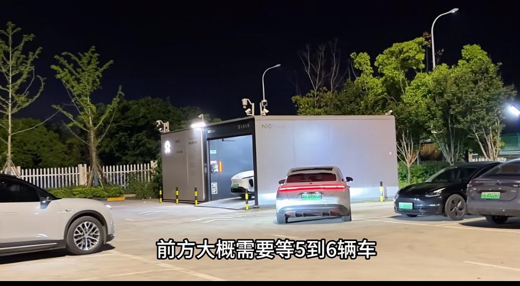 闪充跟换电最大的区别，我算是搞明白了，以下纯属技术路线讨论，不涉及任何车企。