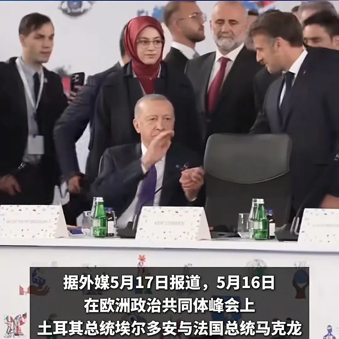 马克龙想当大哥，埃尔多安没惯着万万没想到，马克龙想在欧洲