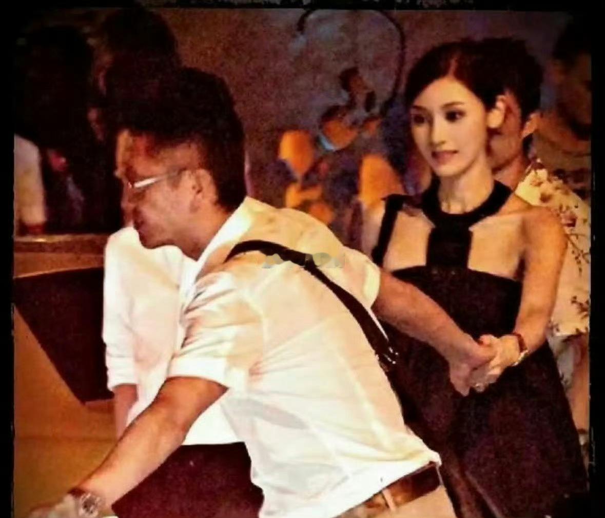 说get不到李嘉欣的建议都来看看这张冷知识这时候的李已经37岁了…​​​