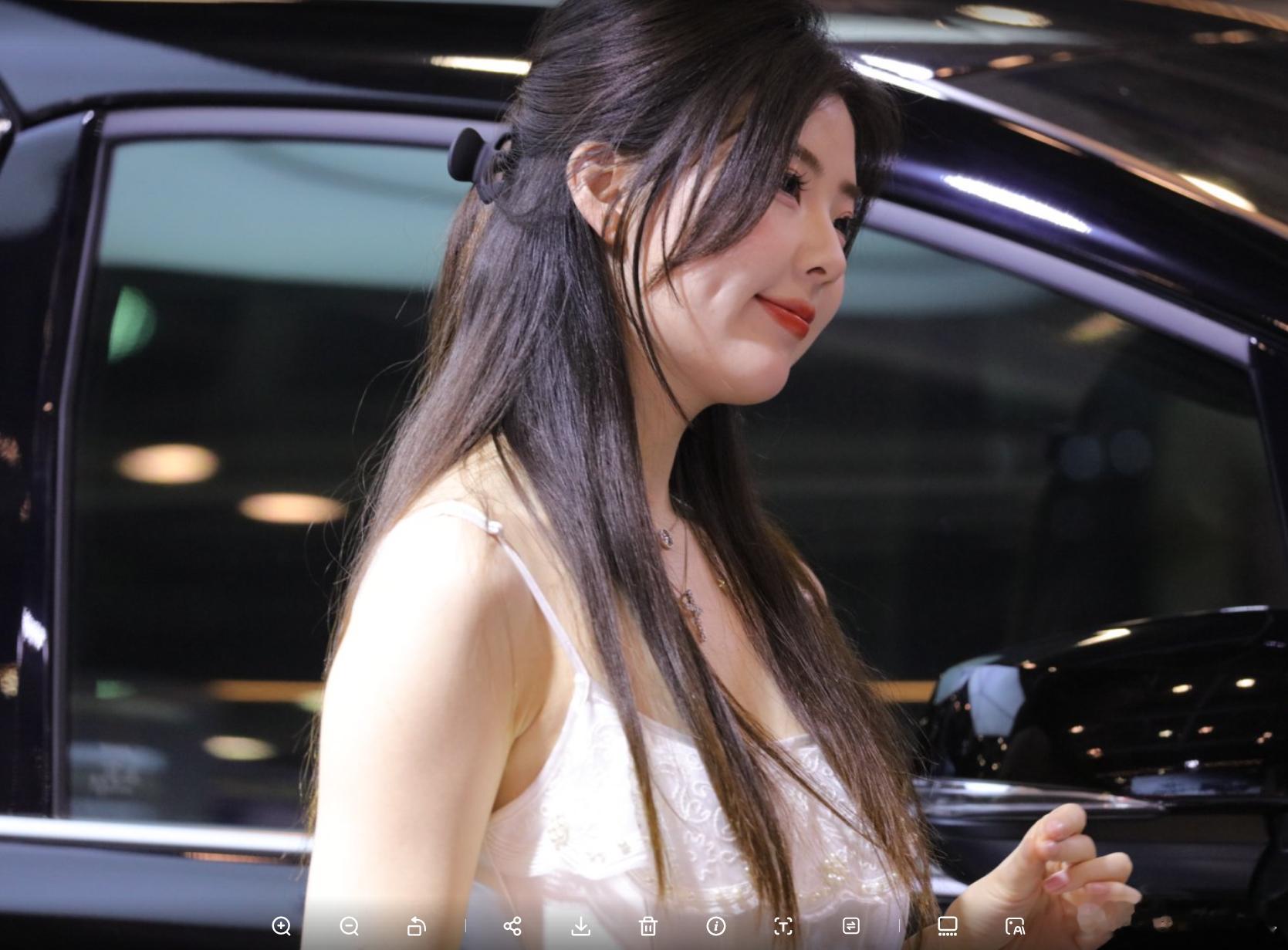 车模小姐姐春晓车展106p-11m（含大量特写）【106P-1.3GB】