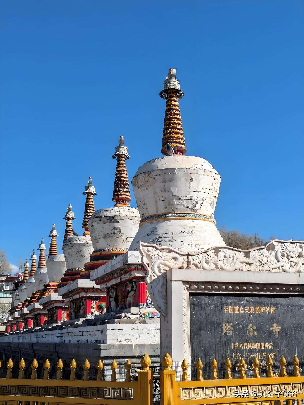 西宁市有很多美丽的景区西宁，位于‌中国青海省东部，青藏高原东北部‌，地处湟水