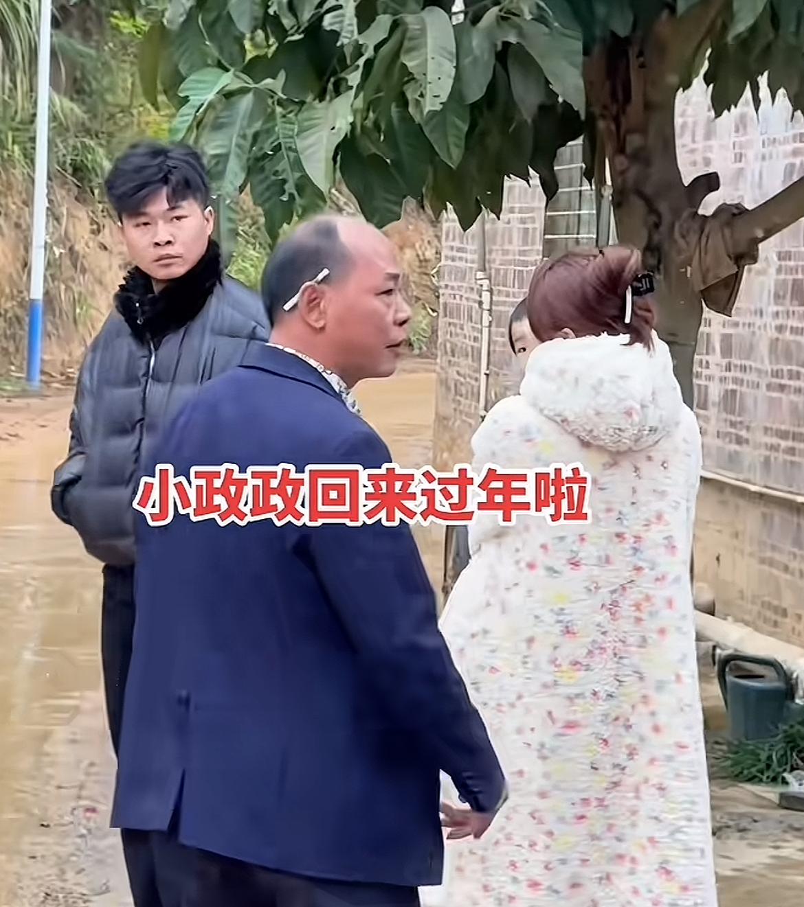 广西大网红许华升真的让人担心。近日，许华升返回广西老家，按理来说，应该非常高兴，