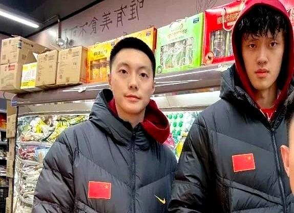 曾凡博总算不再没动静了！从澳洲飞回北京，直接进了国家队集训名单，要打11月底到1