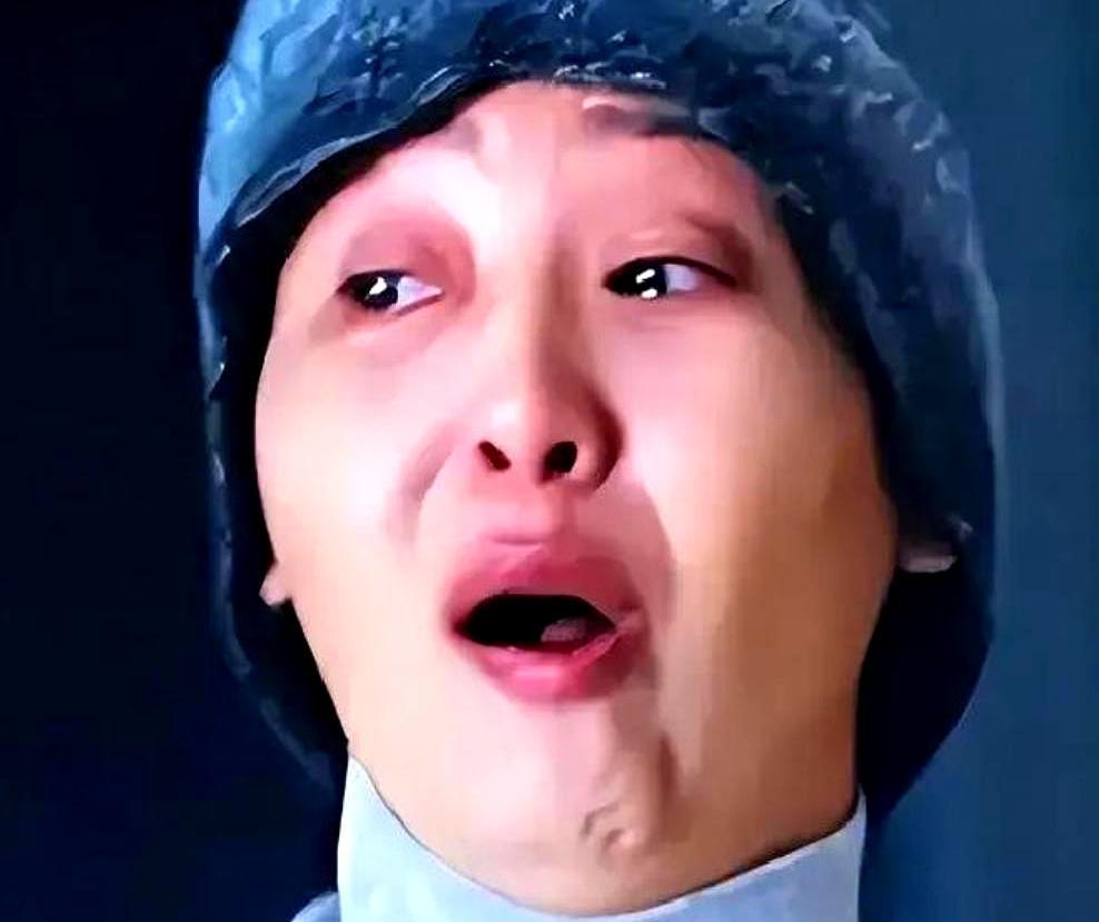 冯小刚删光老婆痕迹第150天徐帆还在片场拍《玉簟秋》，杀青那天没人提家事。