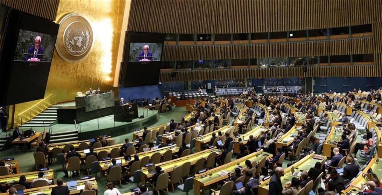 联合国会场炸锅，31国组团怼中国，日本被当场翻旧账2025年10月9日，在纽约