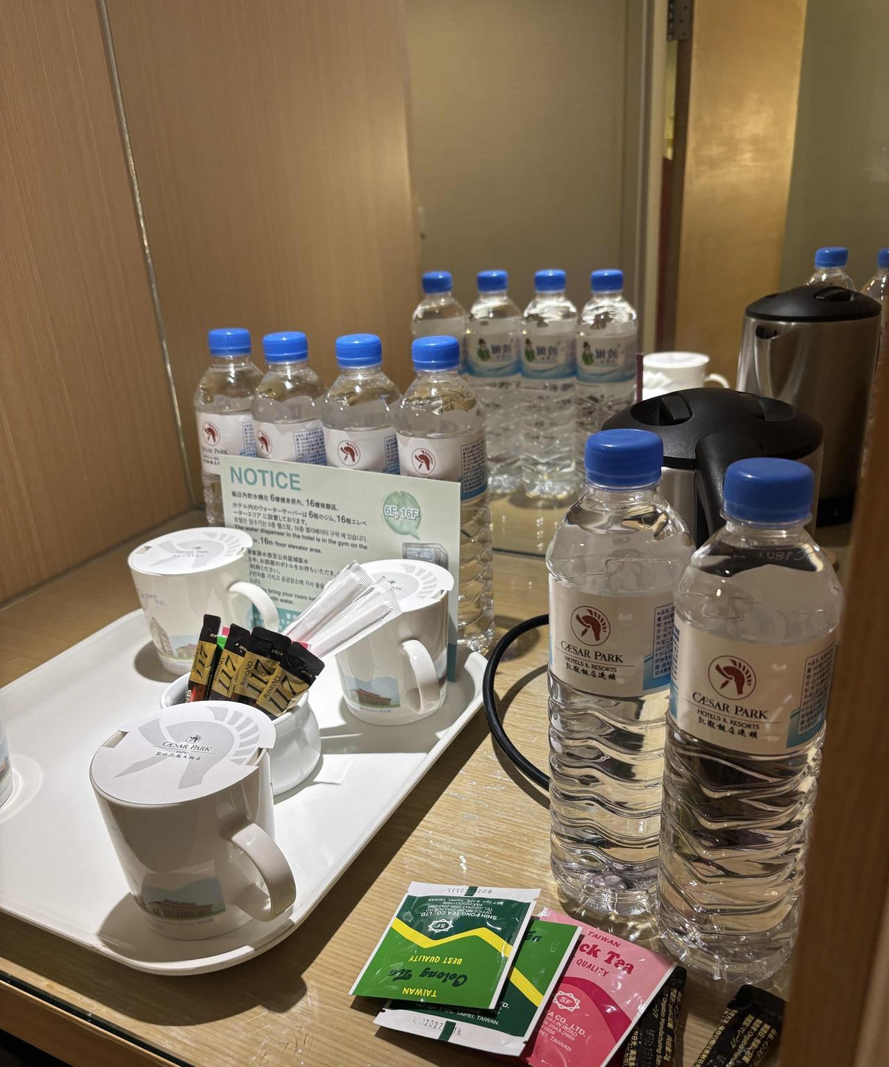 这次台湾出差住的酒店是标间，因为我一个人住，所以就想着不用让阿姨每天打扫了，于是