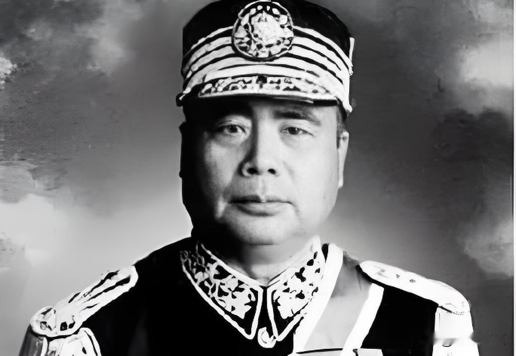 冯玉祥没兵没枪，却挂上将星；蒋介石正缺人站队，他偏在泰山种树；这四颗星，到底算勋