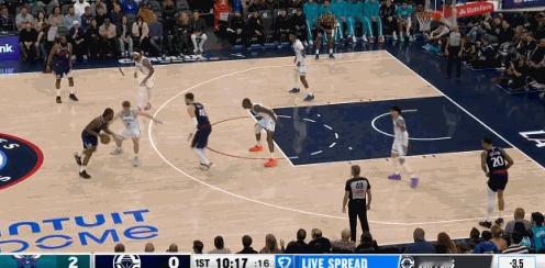 太像了，小卡复刻乔丹经典，满屏的乔丹即视感……小卡这个中投太美了，百分百复现了