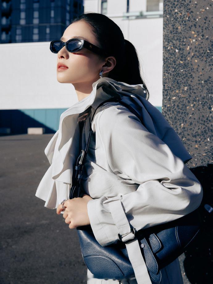 Burberry伦敦大秀张婧仪张婧仪以Burberry品牌大使身份第三次亮相伦敦