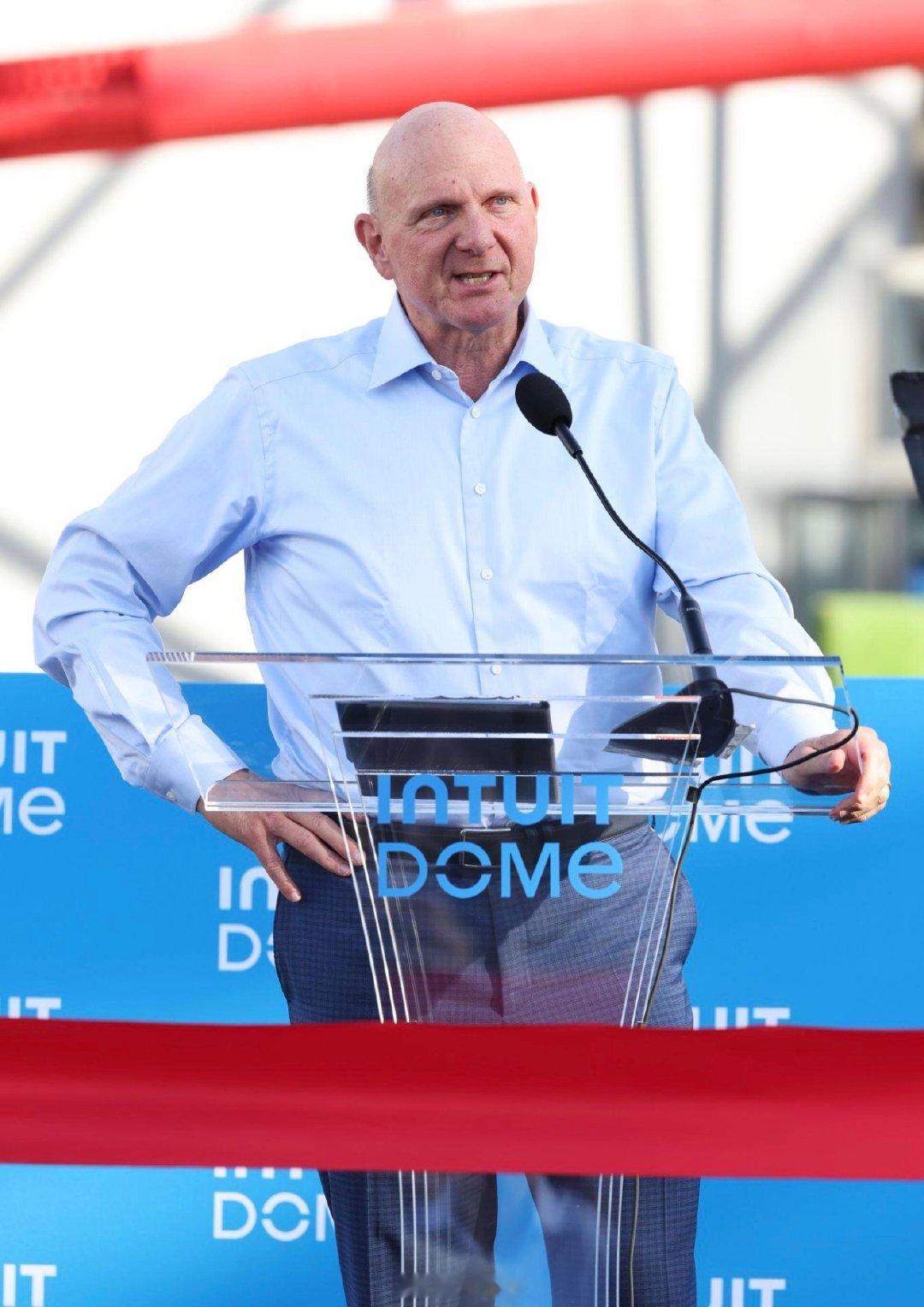 快船这次真的低头了。鲍尔默正式接受NBA处罚，不申诉、不起诉，3000万美元罚款已经缴纳。但事情远没