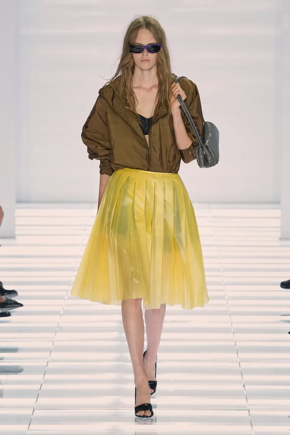 春夏时装周时装周Prada2027春夏女装，整场秀都交给了裙子。63个造型，全