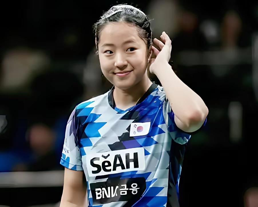 韩国小妮申裕斌太可爱了！人气太高了！如今申裕斌已经成为韩国女乒一姐。这个小妮蛮可