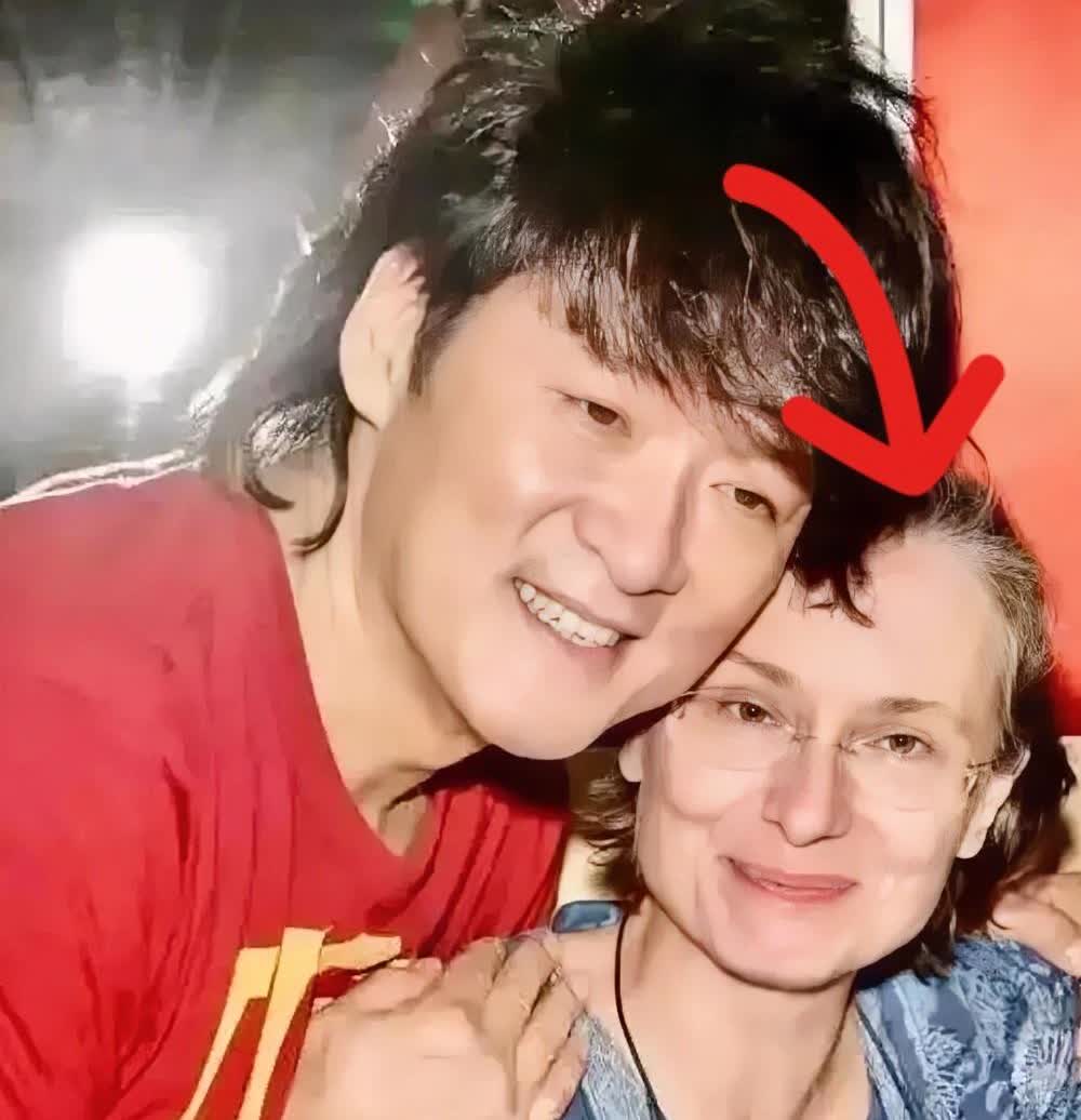 一觉醒来，周华健收到一个好消息一个坏消息好消息是儿子结婚了，坏消息是自己