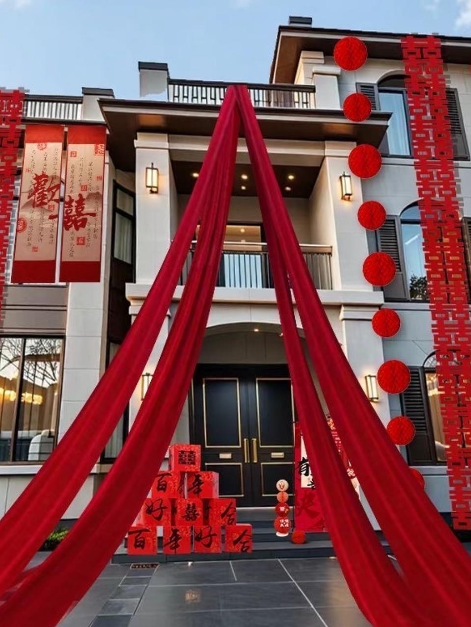 现在年轻人咋都不爱结婚了？前几天去美发店剪头，老板直叹气以前九、十月结婚旺季