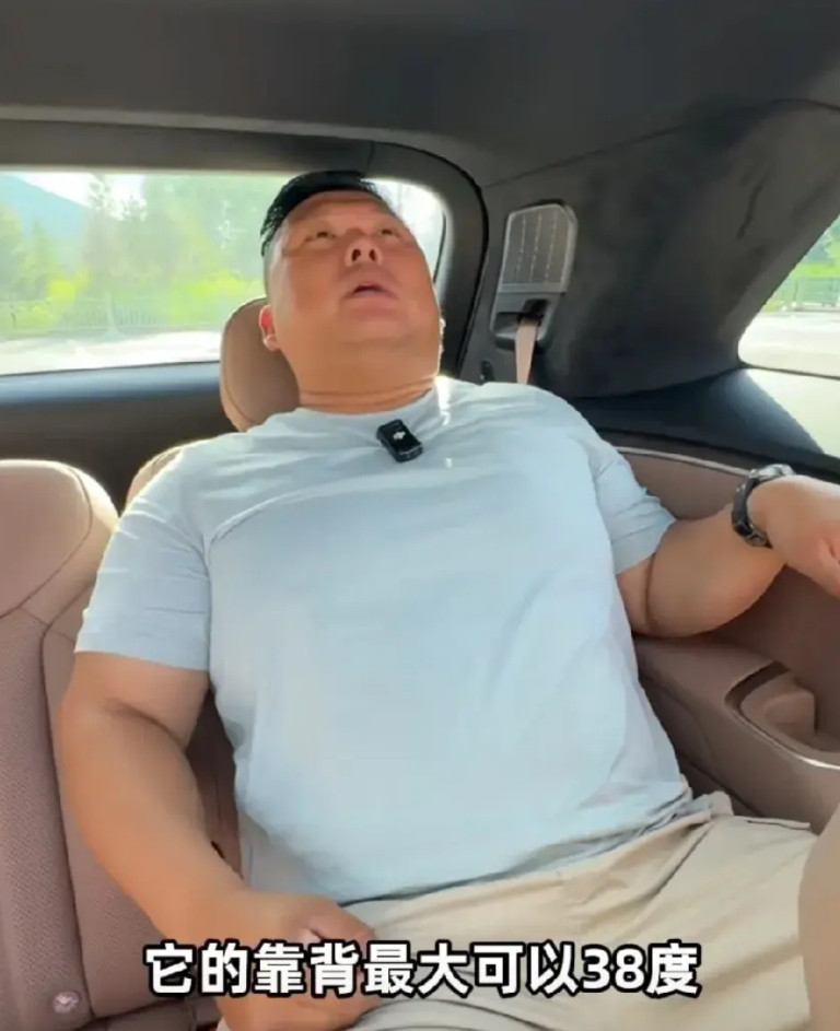乐道L90最黑不了的就是空间了吧，陈震测了电耗之后很多人说城区电耗油门踩得轻，所