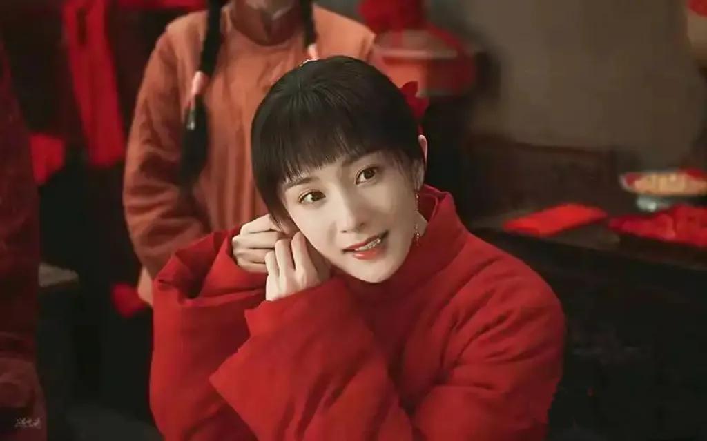 周迅的九儿vs杨幂的宁秀秀，谁更有灵气？两人同为地主家的女儿又🈶着相同的