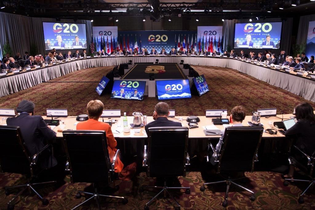 G20财长会上，日本财务大臣片山皋月又在那儿"理直气壮"地嚷嚷了——说中国稀土管