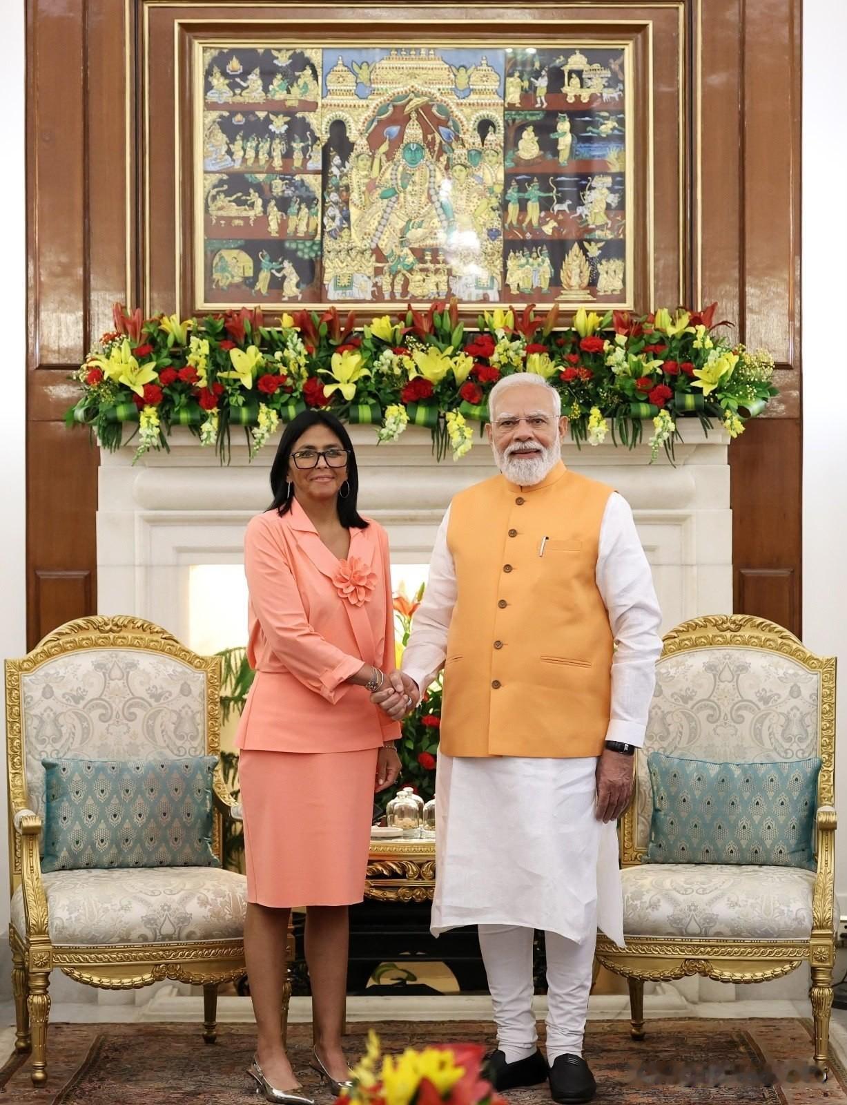 🇮🇳🤝🇻🇪莫迪​​总理与委内瑞拉代总统德尔西·罗德里格斯女士在新德里