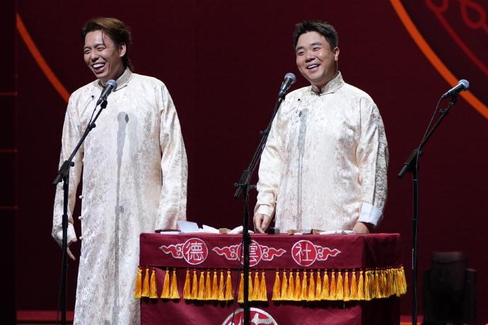 深夜！德云社相声演员靳鹤岚、朱鹤松先后发文，分享属于自己的开心和快乐。靳鹤岚说道