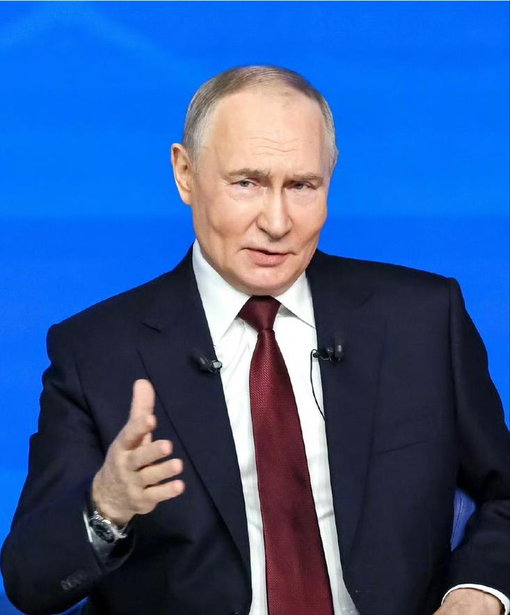 太打脸了！俄罗斯总统普京举行2025年度记者会，一开场，普京就嘲讽泽连斯基是一位