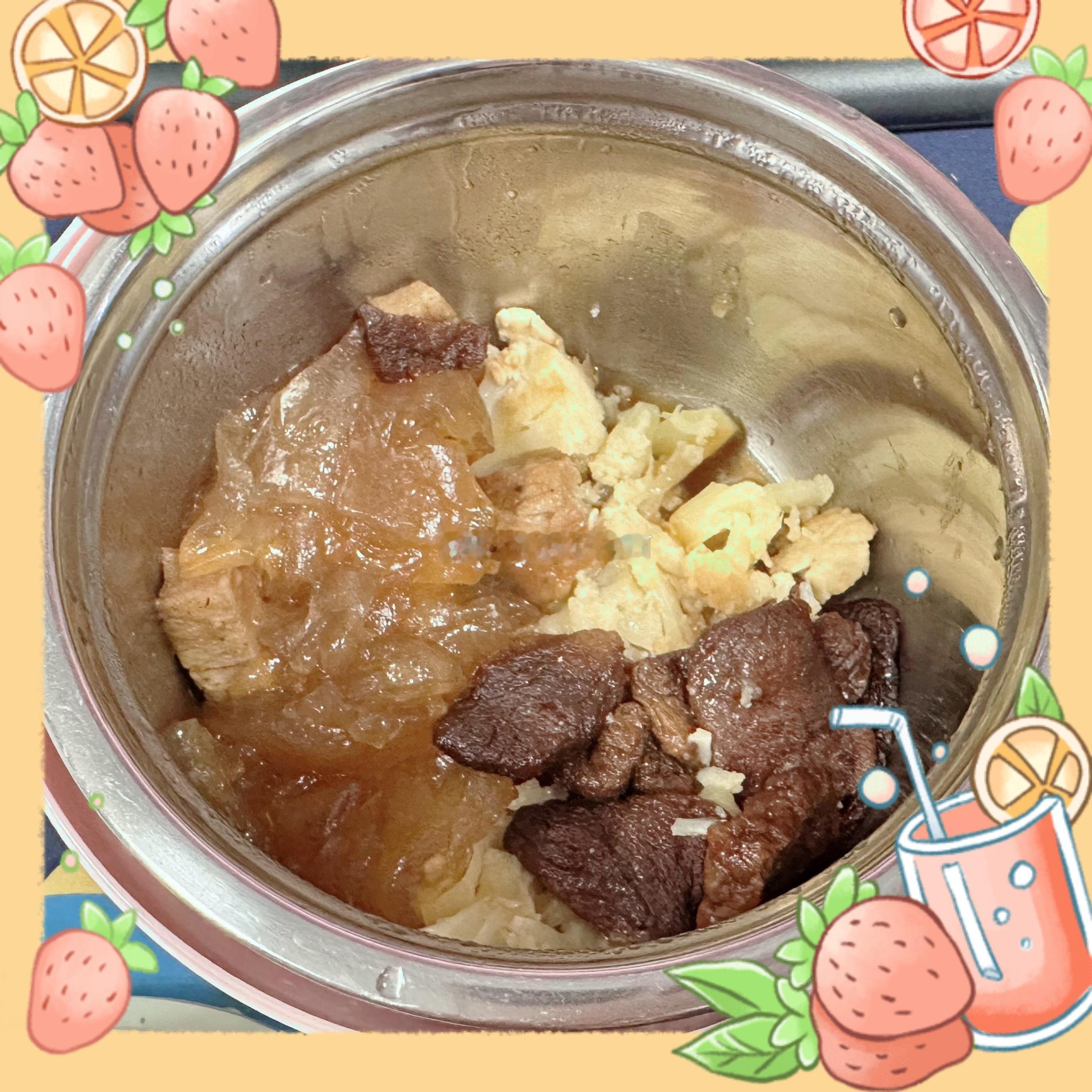燃烧的陀螺仪一天的饭量就这么多了还有一盆没有油水的菜～花菜，豆腐干还有粉条，